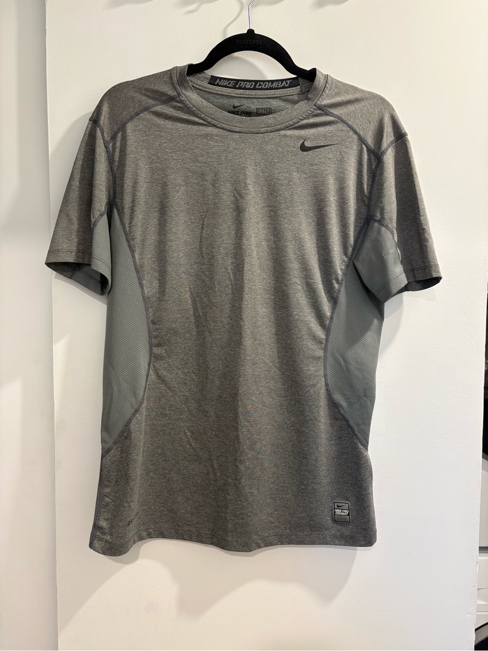 Nike Pro Combat Men's Grey Performance T-Shirt medium